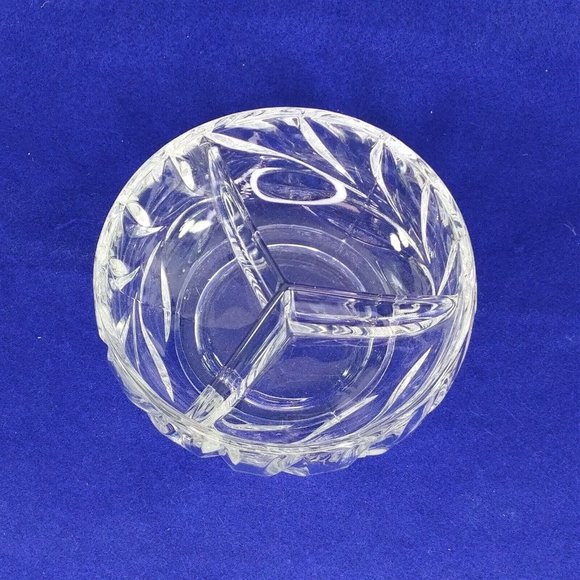 Serving Bowl Divided Simple Leaf Design Vintage Glass Home Decor 6" Dia - Picture 4 of 6